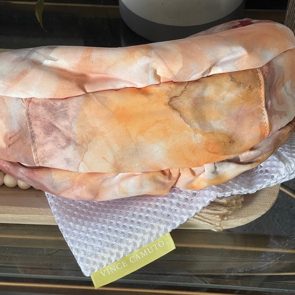 VINCE CAMUTO Washable Nylon Crossbody Harlo In Tye Dye Peach Clay - Picture 12 of 12